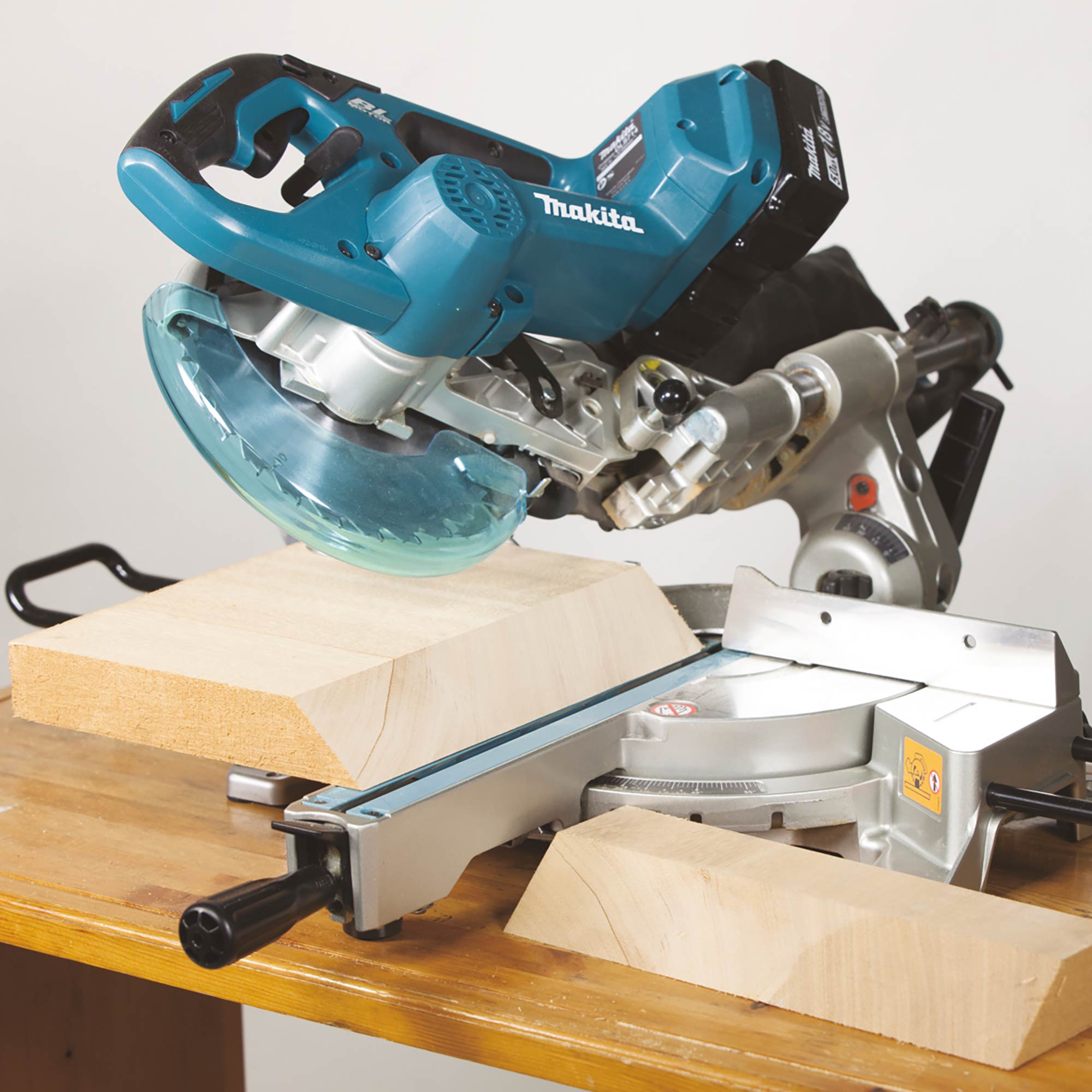 Makita MAKITA DLS714NZ Twin 18v (36v) Mitre Saw BODY ONLY - ToolStore UK