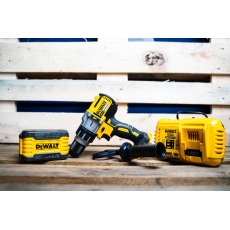 DEWALT DCD996X1 18v Flexvolt Brushless Combi Drill with 1x9ah Battery DEWALT DCD996X1 18v Flexvolt Brushless Combi Drill with 1x9ah Battery