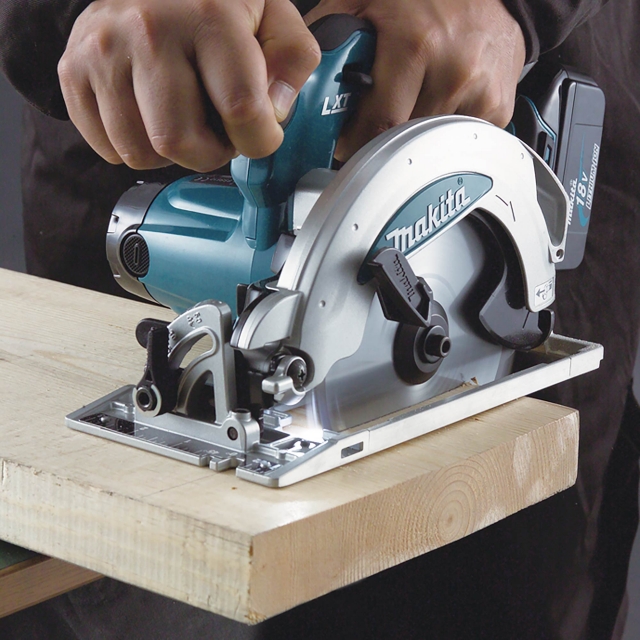 Makita MAKITA DSS610Z 18v LXT Circular Saw BODY ONLY - ToolStore UK