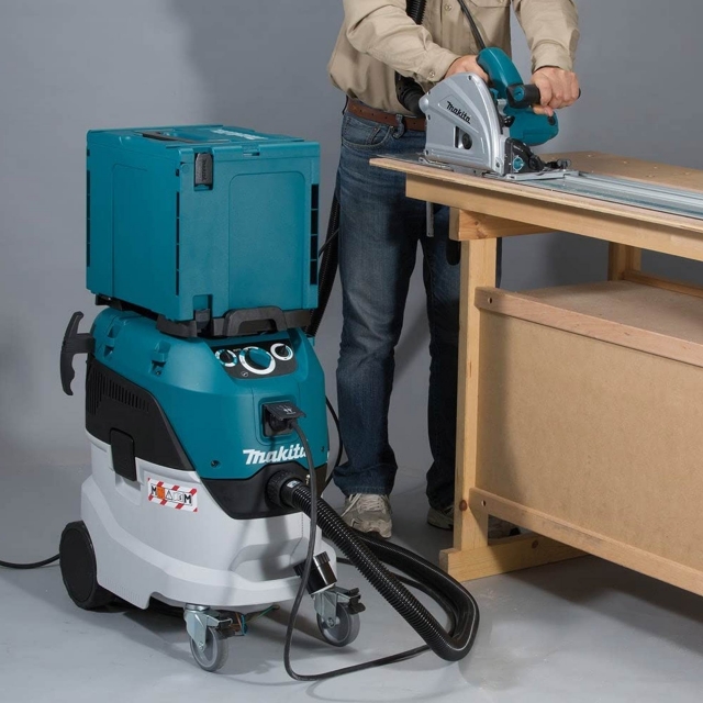 Makita dust extractor 240v sale