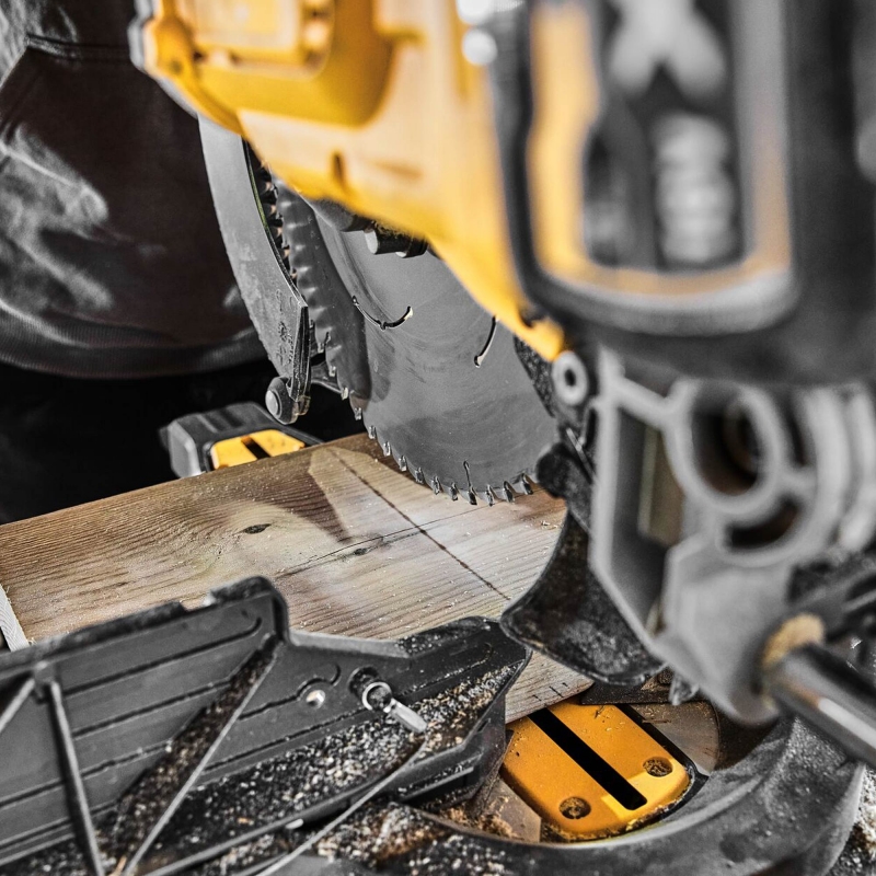 Dewalt 305mm cordless mitre saw online